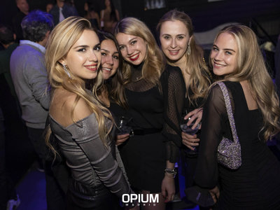 opium madrid chicas